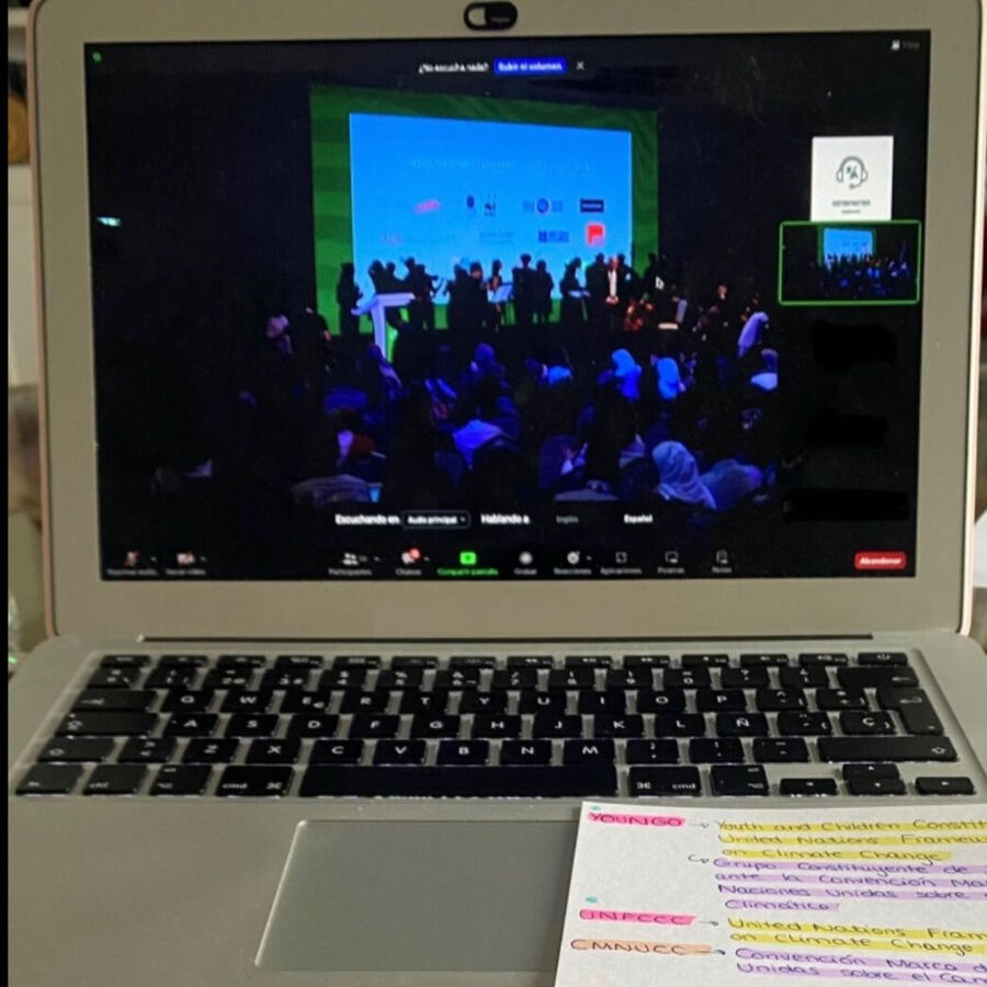 Interpretación simultánea EN-ES